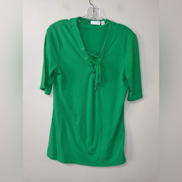 New York & Company Tops - New York & co green ribbed v neck tie front blouse women’s L